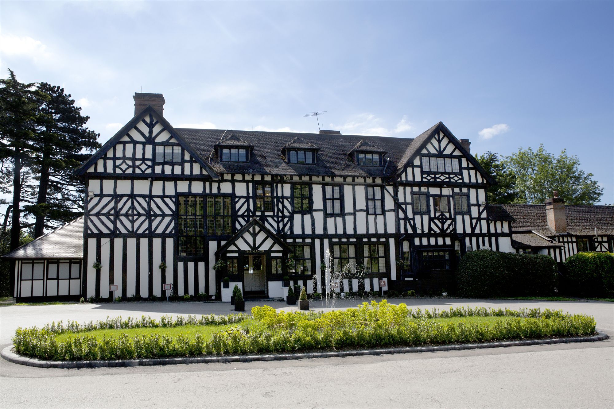 Отель The Manor Элстри Экстерьер фото
